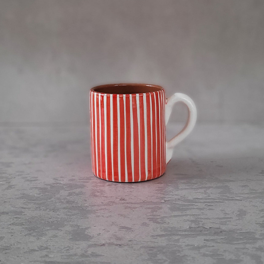 Tasse hoch gestreift rot