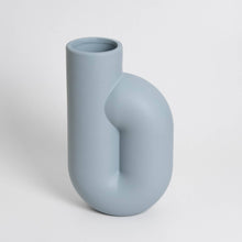 Lade das Bild in den Galerie-Viewer, The Nono Vase light blue
