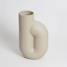 Lade das Bild in den Galerie-Viewer, The Nono Vase off white
