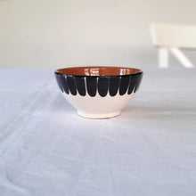 Load image into Gallery viewer, Tapas bowl columns black
